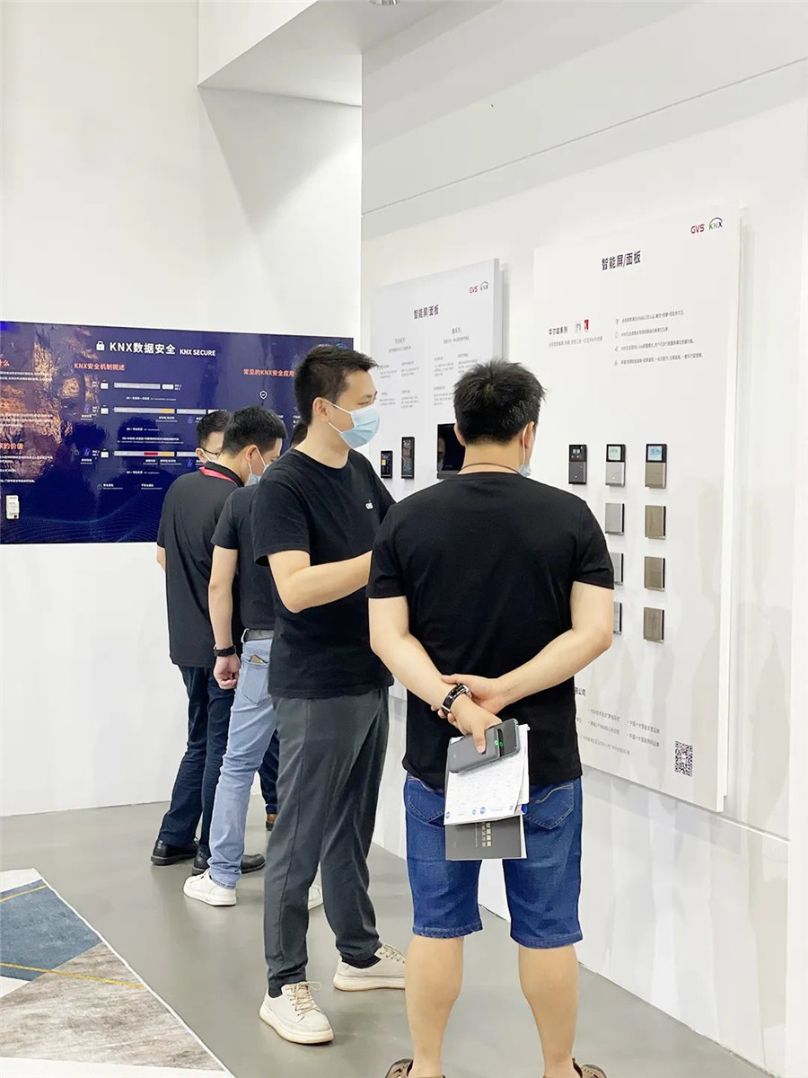 GVS于2022年全新颁布的华尔兹系列智能语音面板、高级版M+O融合网关